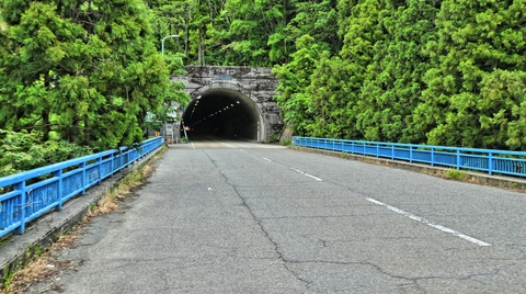 杢谷橋と小近庄トンネル(364m昭和57年10月)