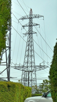 松岡変電所のドラキュラ鉄塔